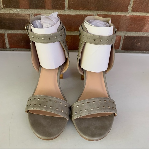 Journee Collection Womens Mabel Grey Ankle Strap Sandals US 7 M - Picture 2 of 8